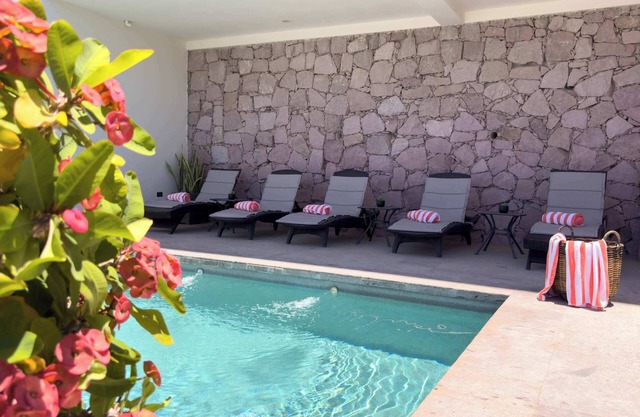 Private pool, rooftop and BBQ, Malecón 5 min walk