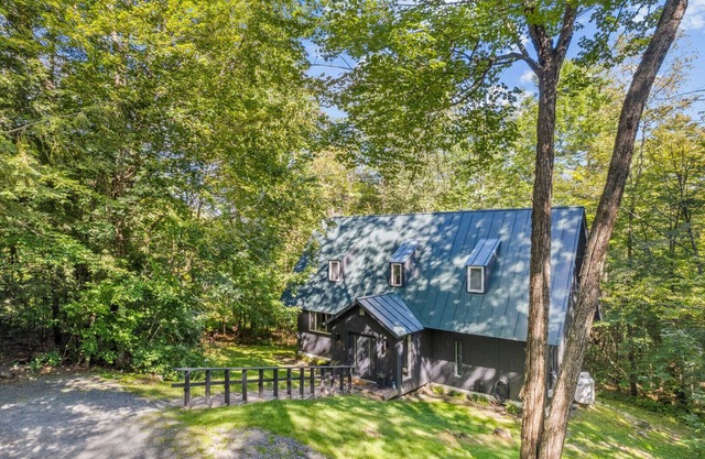 Private Quechee Retreat w/Deck & Games