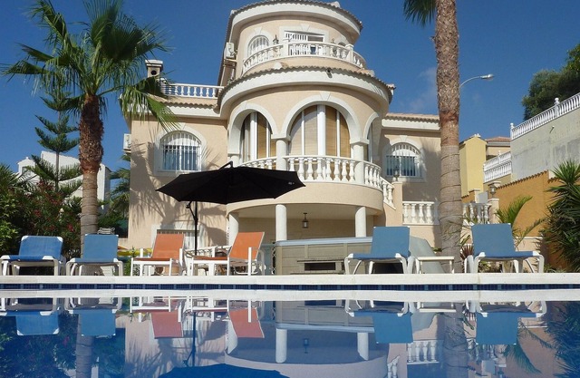 Private Villa With Pool 75 in tv