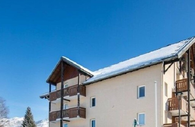 Proche du Centre ! Accès Piscine + Local à Skis