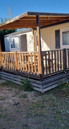 provence au pied du Luberon emplacement 325 domaine des iscles