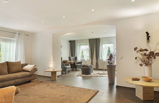 Pur Wohnen – East Apartment with Shared Garden, Balcony and Wi-Fi