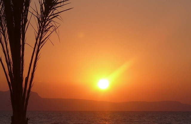 Pure nature, spacious villa with sea and mountain views