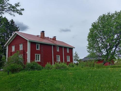 Pyrrön pirtti, koko talo