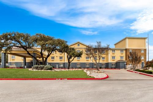 Quality Inn & Suites San Antonio Airport - Red Oak