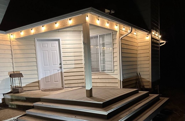 Quiet and comfortable two bedroom townhome near Puget Sound waterfront.