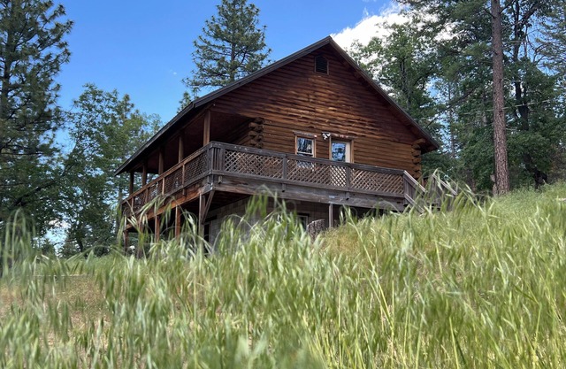 Quiet and Cozy Cabin