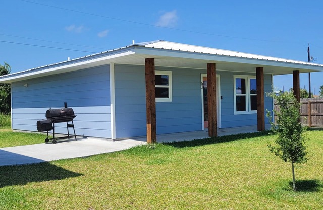 Quiet coastal getaway-perfect for families or fishermen.