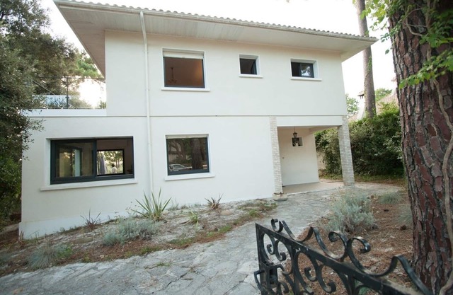 Quiet family villa 5 minutes from the beach