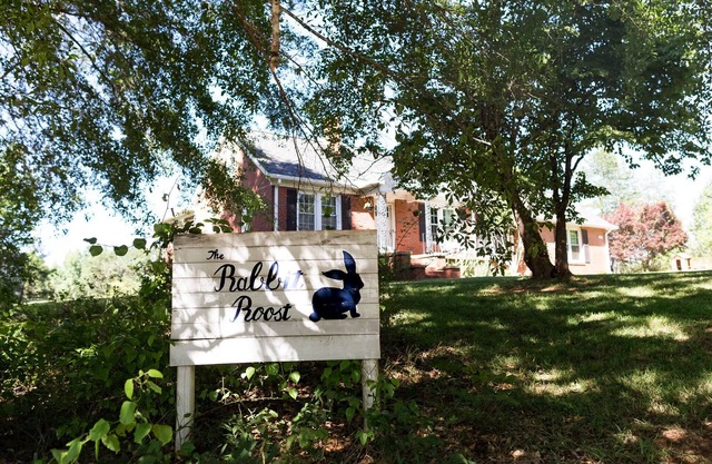 Quiet home on the Swamp Rabbit Trail, between Furman and downtown Travelers Rest