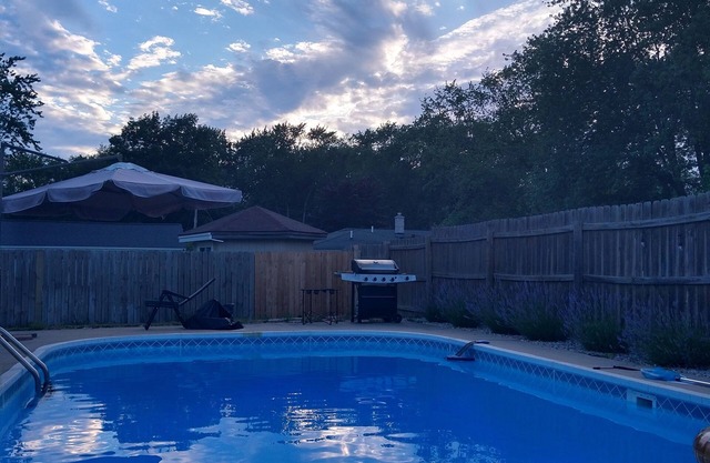 Quiet ranch home w/backyard swimming pool - 2 miles from the beach!