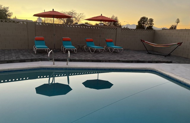 Quiet single floor house nearby Las Vegas Blvd W private pool optional heated.