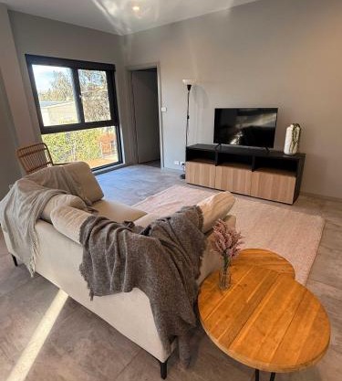 Quite and large 2 bedroom - Sleeps 6 - 2 bathrooms