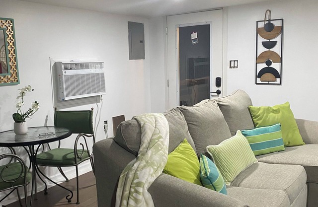 Quite River Cottage on the water