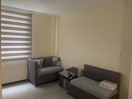 Quito Quicentro Sur Tnte Hugo Ortiz