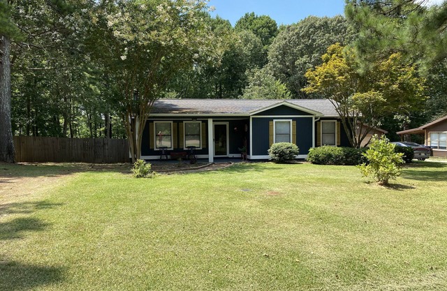 Rebel-Great cabin near upper lake at Sardis. Only 20 mins to Oxford