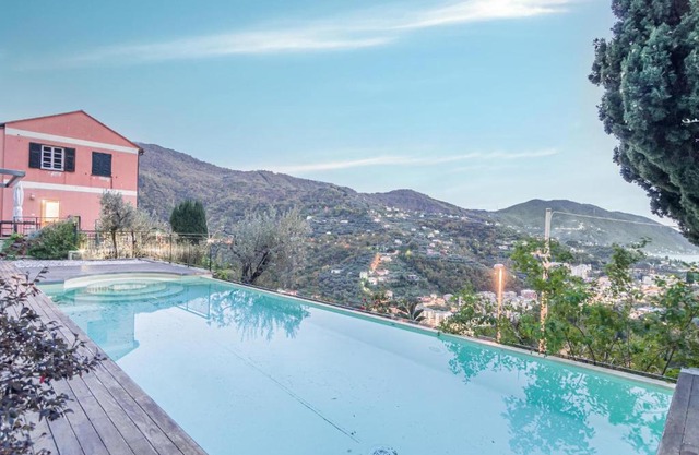 Recco apartment with view and pool