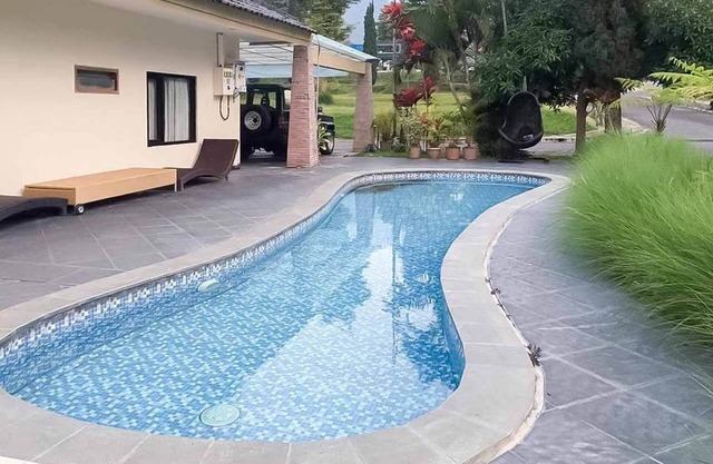 RedDoorz Plus @ Panorama Villas Batu