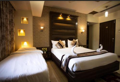 Redwings Castle Hotel