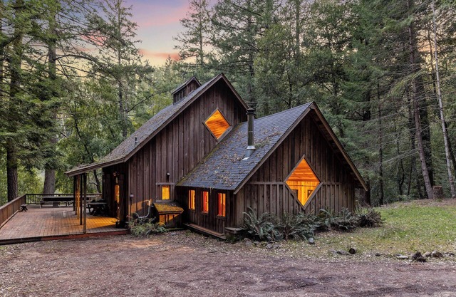 Redwood Barn- 3-bedroom house at Leonard Lake Reserve