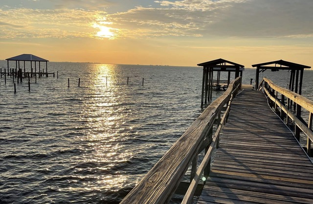 REEL LUCKY Lakefront Home- lake St Catherine- Rigolets