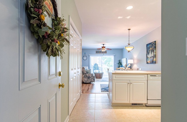 Relax & Unwind in Blue Haven!