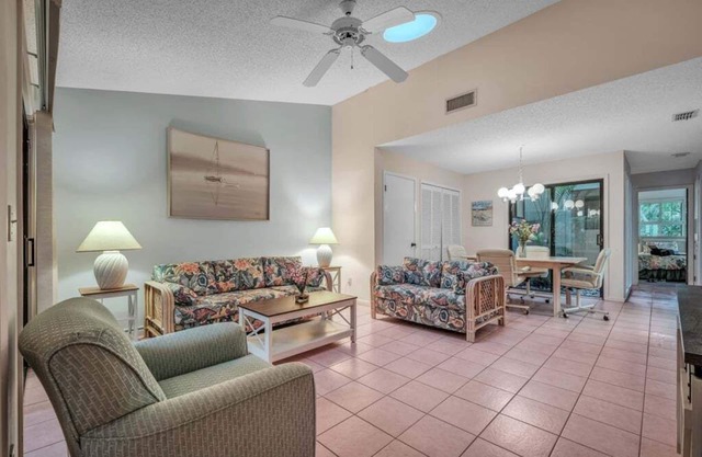 Relaxing Beach Villa | Walk to Ocean + 3 Pools, Tennis & Trails