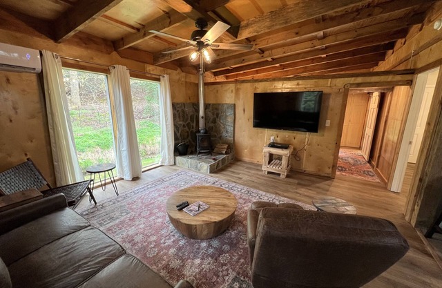 Relaxing Cabin on a Beautiful Mountain Stream