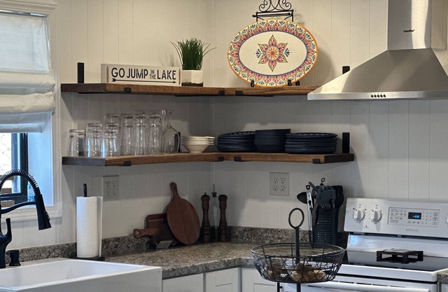 Remodeled, cozy home w/ boat slip, fire pit & golf cart at Table Rock Lake