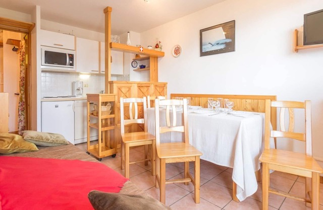 Renovated Apartment in La Rosière – Central Location, Balcony, Mountain View