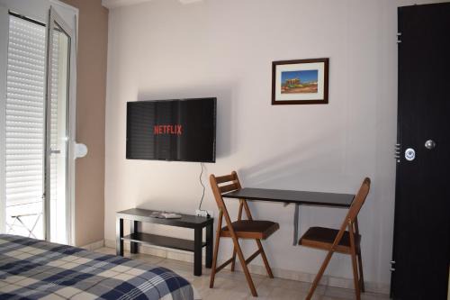 Renovated City Center Studio