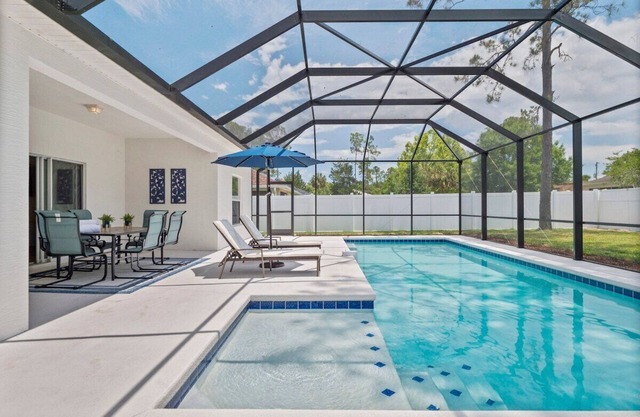 Renovated Pool home with Game room and Bicycles