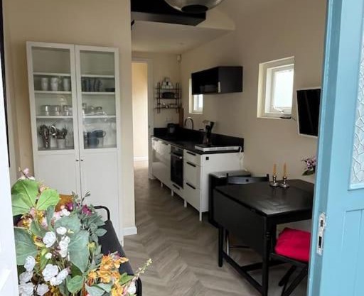 Renovated & private Tinyhouse Den Haag short stay appartment