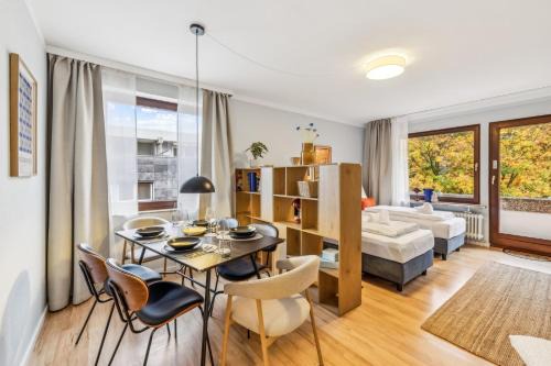 Renovierte Komfortable 3 Zi I Wohnung I Bahnhofsnähe I 3 Balkone I Netflix I Xbox One I 6 Betten