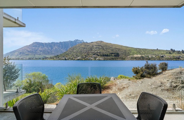 Residence du Lac by Staysouth