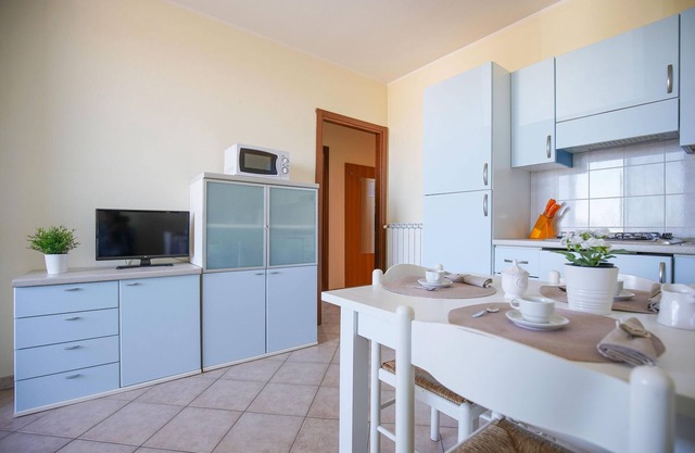 Residence in residence on the seafront with terrace with barbecue and private garden