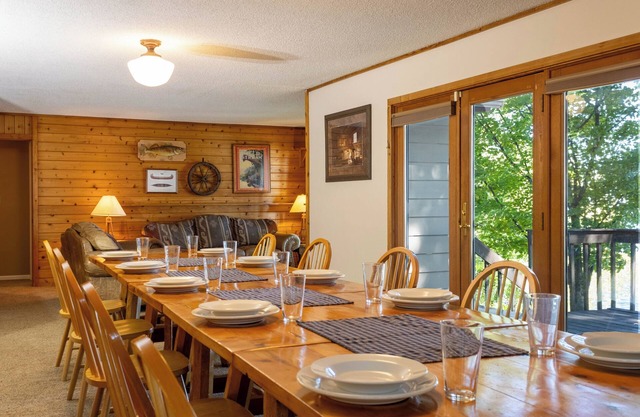 Resort Living on Leech Lake. Luxury 4-BRM Lake Home @ Adventure North Resort MN
