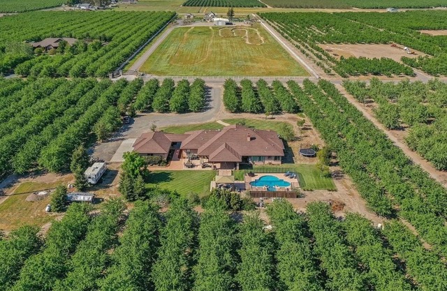 Resort Style Luxury Villa/Farmhouse with Pool