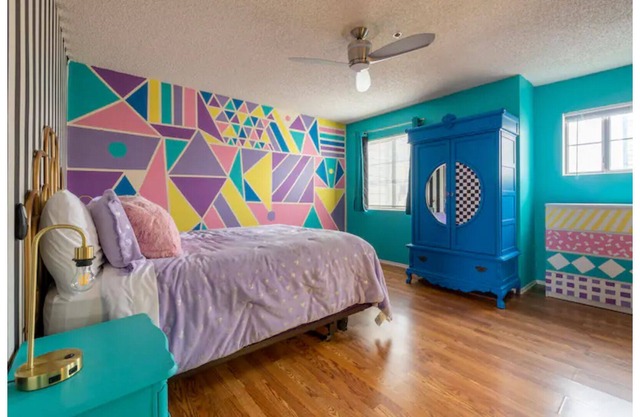 Retro eclectic 3 bedroom townhouse- content heaven