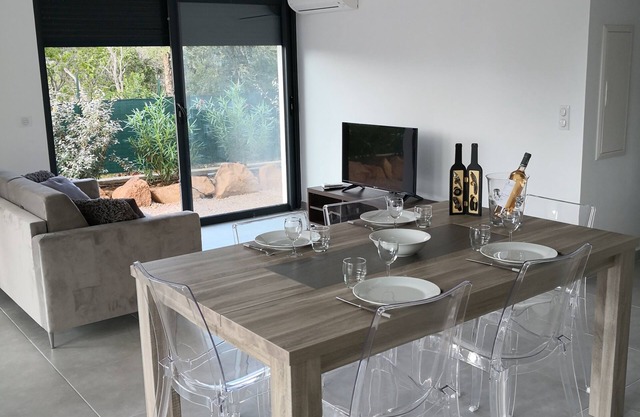 Rez de Villa Proche Plage D'arasu Cabanon Bleu