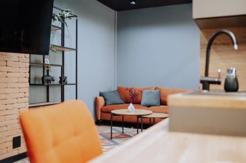 Riscani 1BR Steps to Kaufland and Main Street