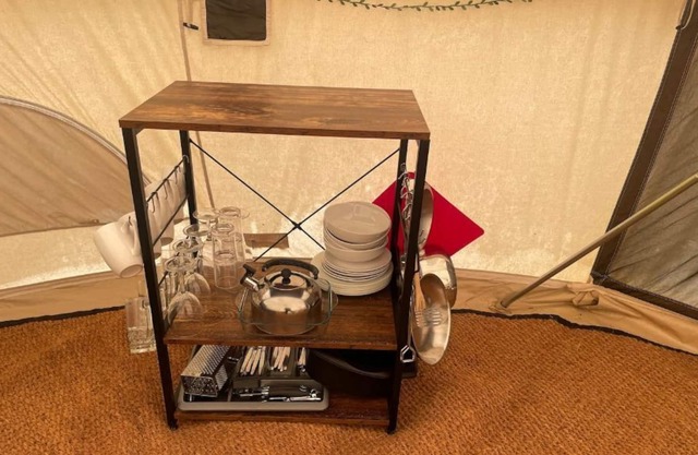 Ritec Glamping, Luxury 7m Bell tent - own shower
