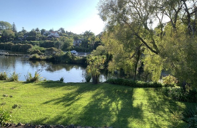 Riverside Paradise with beautiful view of river and tidal inlet
