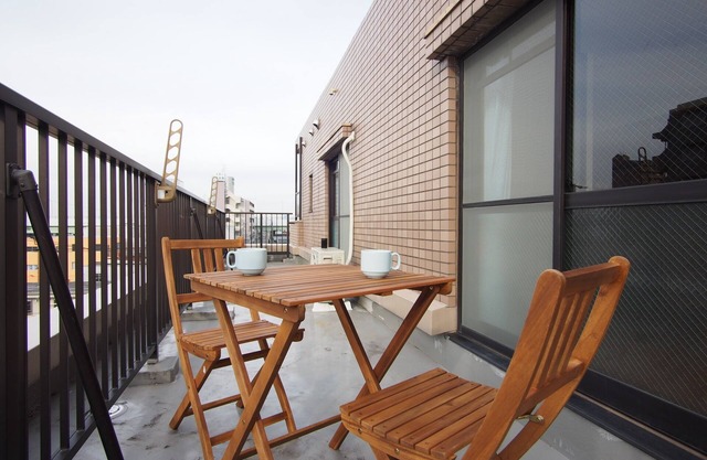 Rm 502: NEST 3mins to the Nearest Subway. Free wifi