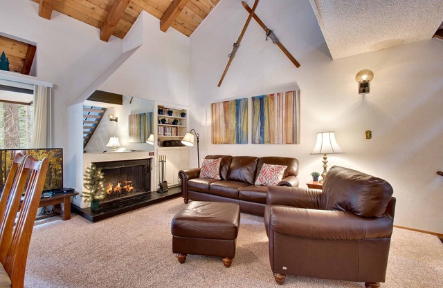 Rock Beach: 3 BR, 2 BA Townhouse in Carnelian Bay, Sleeps 8