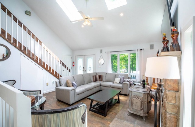 Rocky Forest Cabin - Lake/Skiing/Casino/Hiking