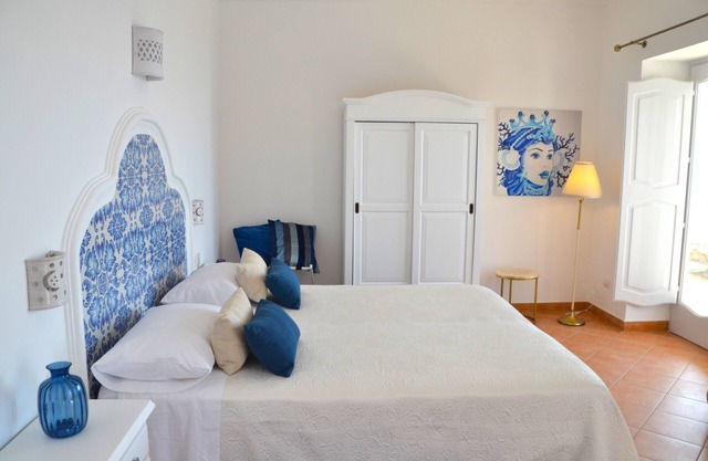 Romantic Suite with terrace sea view and free parking