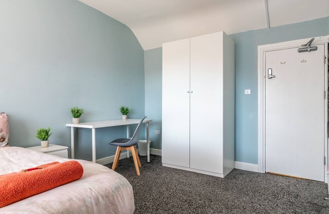 Room 2 double with a work space