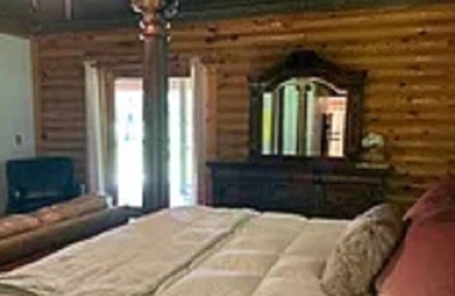 Rose Room w/ Bedroom