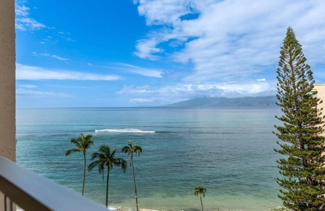 Royal Kahana 804- 8th floor amazing ocean view Studio